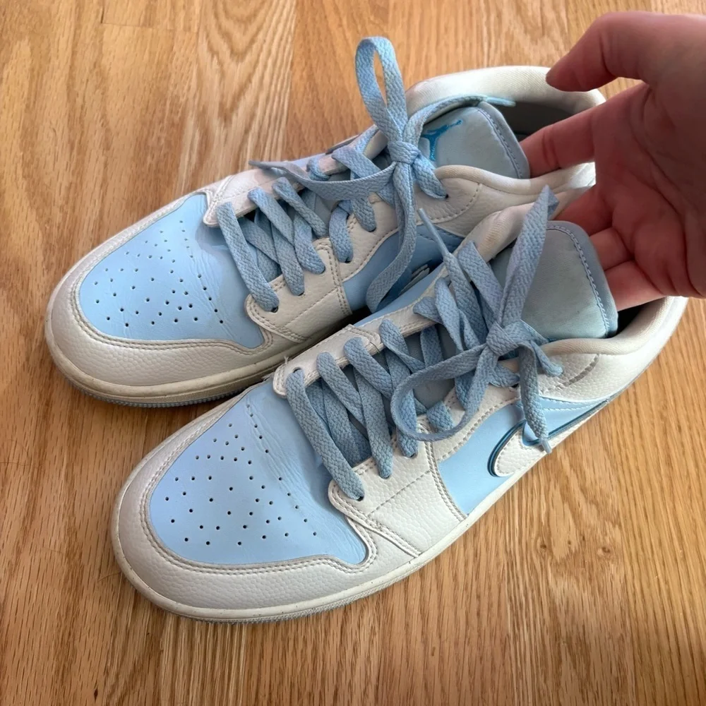 Nike Women's Jordan 1 Low SE Reverse Ice Blue DV1299-104 Sz 9.5